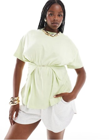 Curve hook and eye t-shirt in green