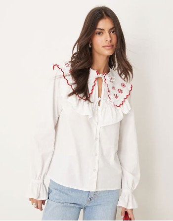 2 Sets Of embroidered frill collar shirt in white