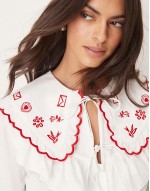 2 Sets Of embroidered frill collar shirt in white