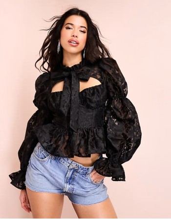 pussy bow puff sve lace top in black
