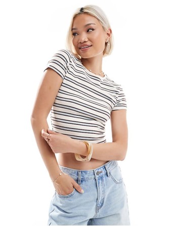 short sve striped t-shirt in white stripes